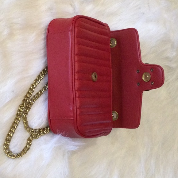 NWOT Crossbody/Shoulder Bag, red leather and chain, Chrysansmile - Picture 5 of 7